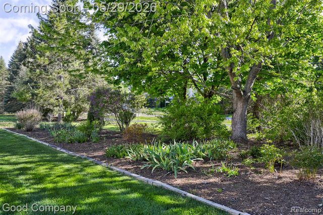 3526 Inverness Drive, Rochester, MI 48306