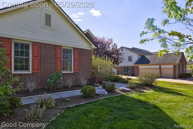 3526 Inverness Drive, Rochester, MI 48306