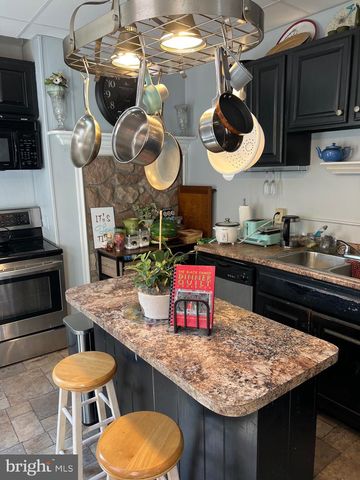 410 W VINE ST, Lancaster, PA 17603