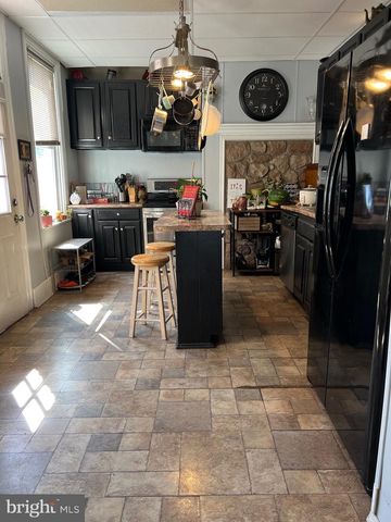 410 W VINE ST, Lancaster, PA 17603