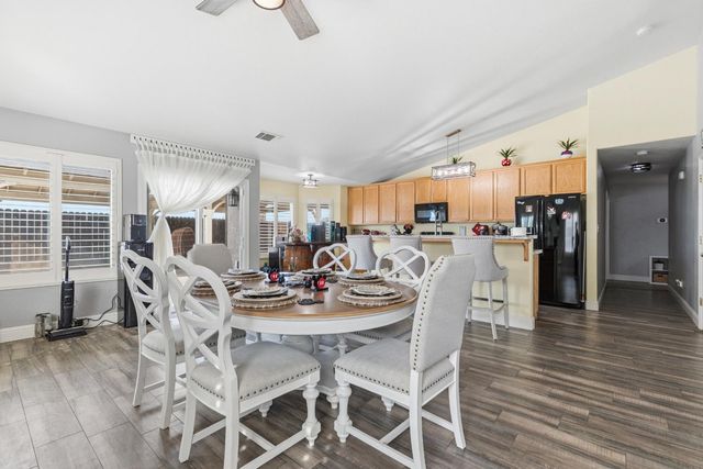 1029 Chenin Blanc St, Los Banos, CA 93635