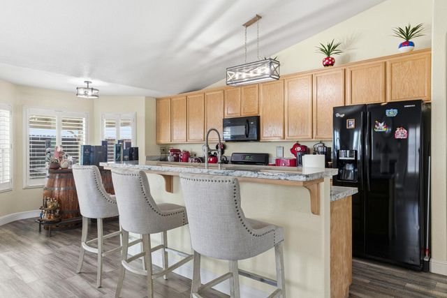 1029 Chenin Blanc St, Los Banos, CA 93635