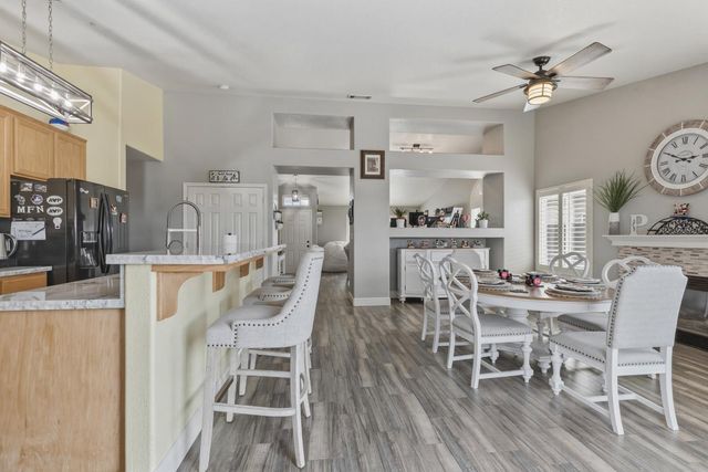 1029 Chenin Blanc St, Los Banos, CA 93635