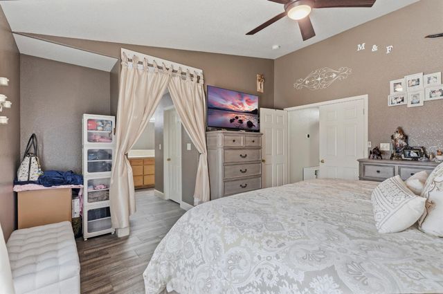 1029 Chenin Blanc St, Los Banos, CA 93635