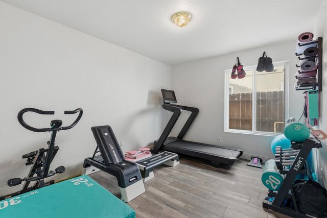 1029 Chenin Blanc St, Los Banos, CA 93635