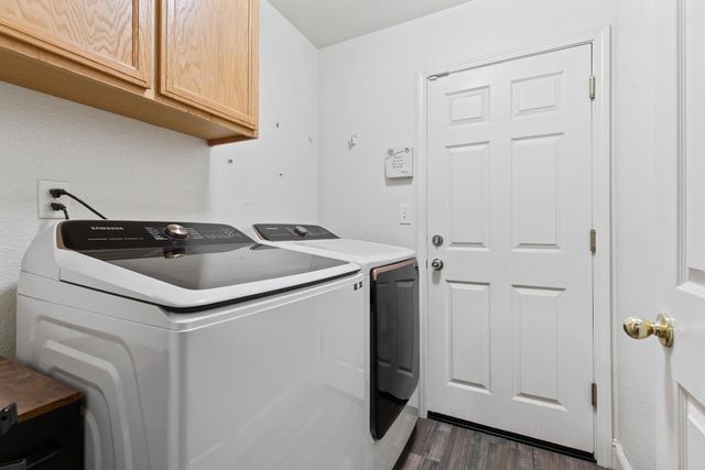 1029 Chenin Blanc St, Los Banos, CA 93635