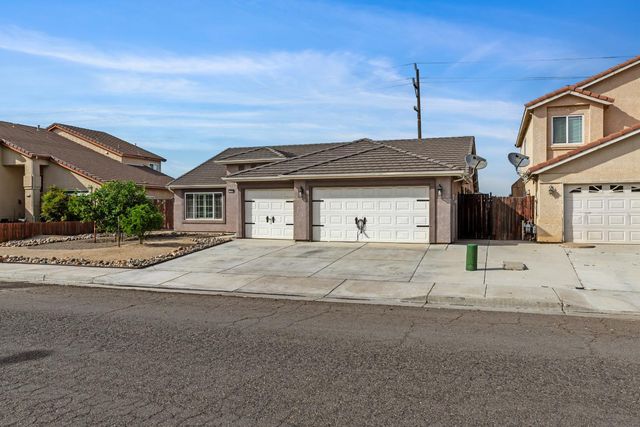 1029 Chenin Blanc St, Los Banos, CA 93635