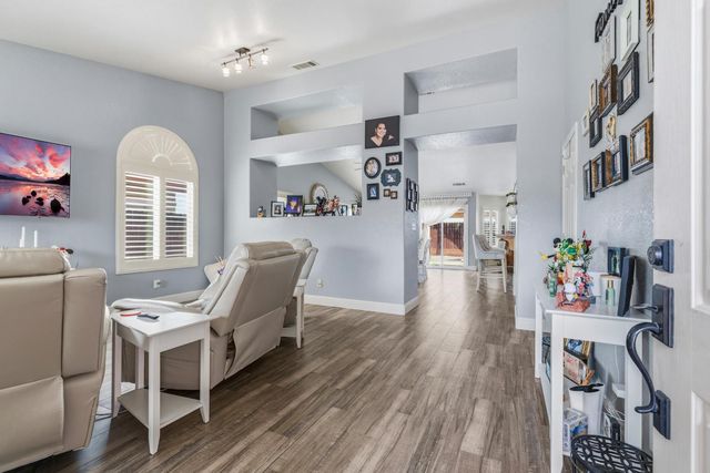 1029 Chenin Blanc St, Los Banos, CA 93635