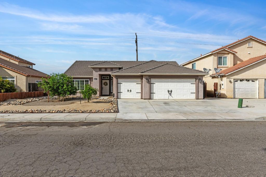 1029 Chenin Blanc St, Los Banos, CA 93635
