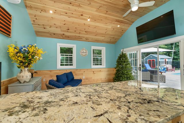 95 Olde Bridge Lane, Epping, NH 03042