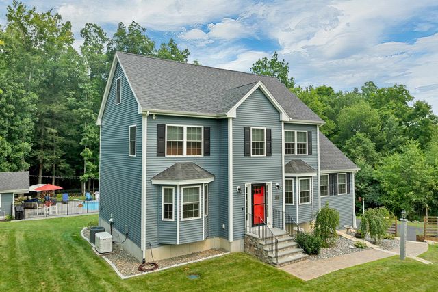 95 Olde Bridge Lane, Epping, NH 03042