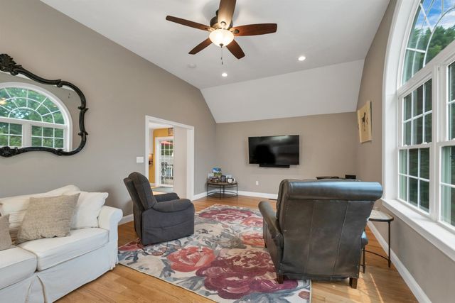 95 Olde Bridge Lane, Epping, NH 03042