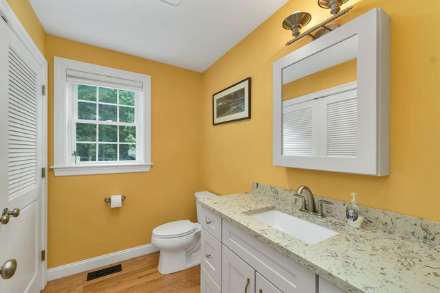 95 Olde Bridge Lane, Epping, NH 03042