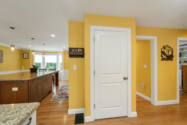 95 Olde Bridge Lane, Epping, NH 03042