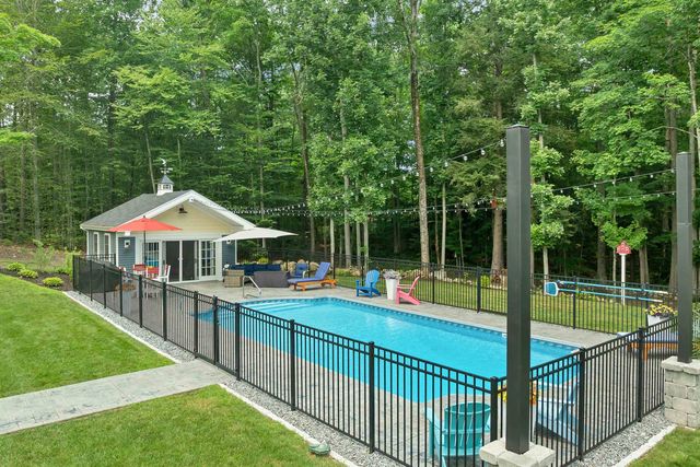 95 Olde Bridge Lane, Epping, NH 03042