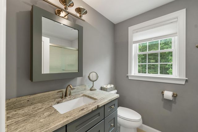 95 Olde Bridge Lane, Epping, NH 03042