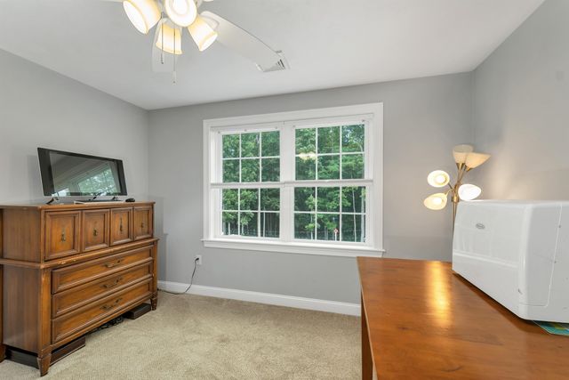 95 Olde Bridge Lane, Epping, NH 03042