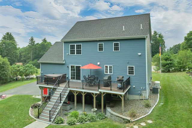 95 Olde Bridge Lane, Epping, NH 03042