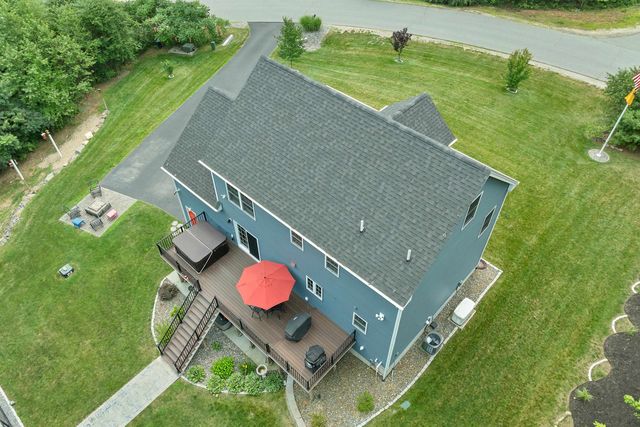 95 Olde Bridge Lane, Epping, NH 03042