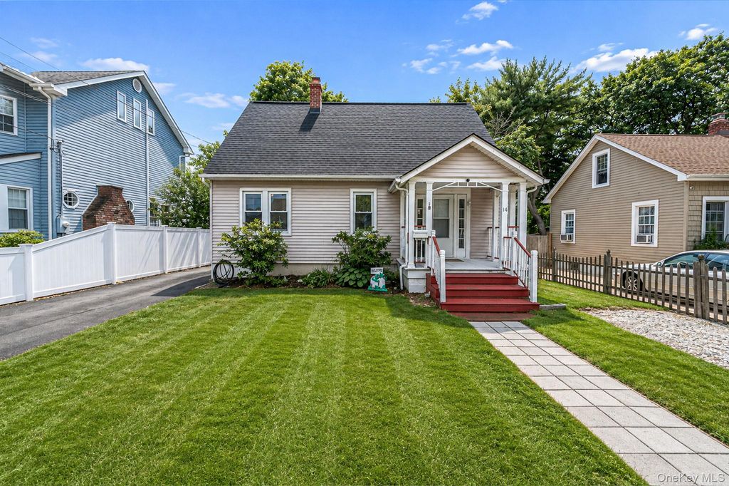 14 Richard Avenue, Islip Terrace, NY 11752 — exterior