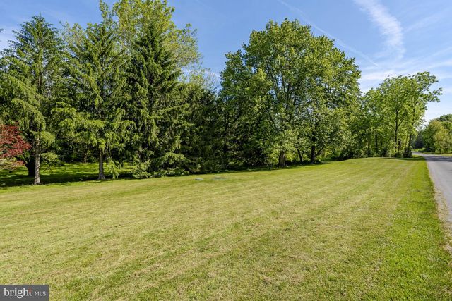 46 ELM CREEK RD, Cochranville, PA 19330