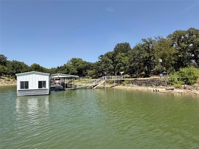 459 County Road 1742, Chico, TX 76431