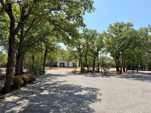 459 County Road 1742, Chico, TX 76431