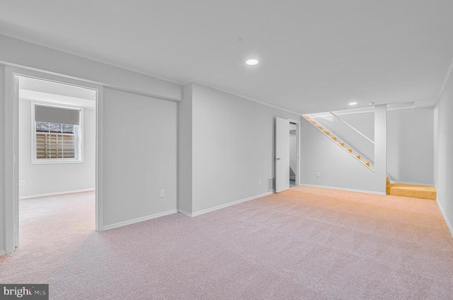 8423 HUNT VALLEY DR, Vienna, VA 22182