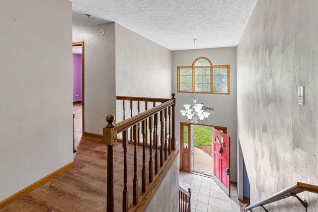 2615 Faringdon COURT, Waukesha, WI 53188