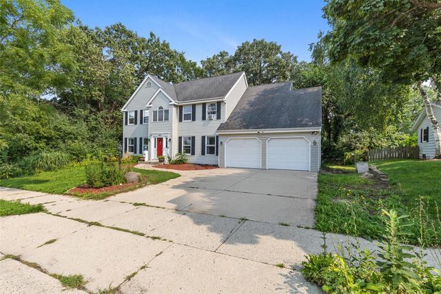 2615 Faringdon COURT, Waukesha, WI 53188