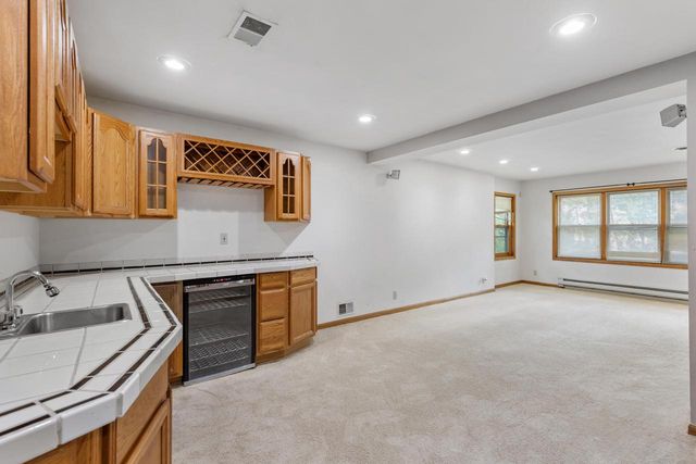 2615 Faringdon COURT, Waukesha, WI 53188