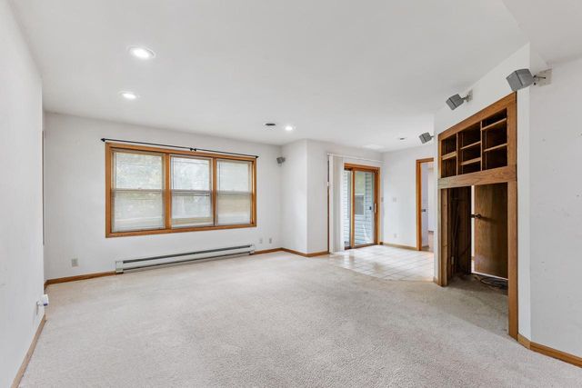 2615 Faringdon COURT, Waukesha, WI 53188