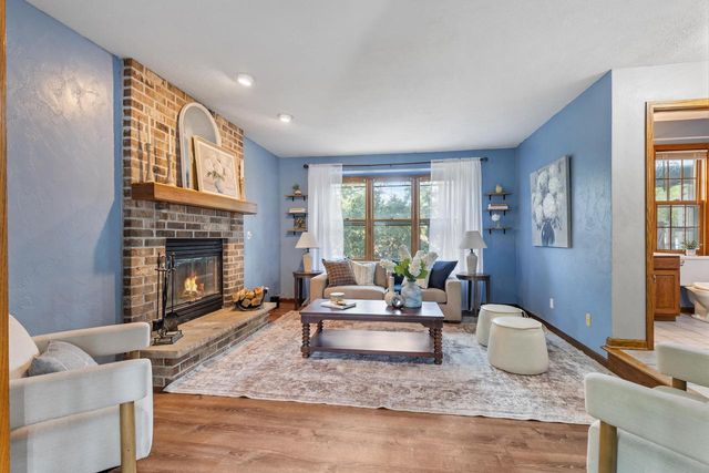 2615 Faringdon COURT, Waukesha, WI 53188