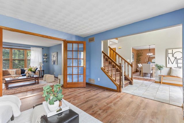 2615 Faringdon COURT, Waukesha, WI 53188