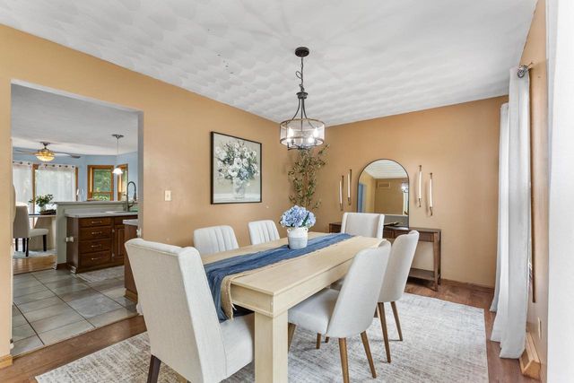 2615 Faringdon COURT, Waukesha, WI 53188