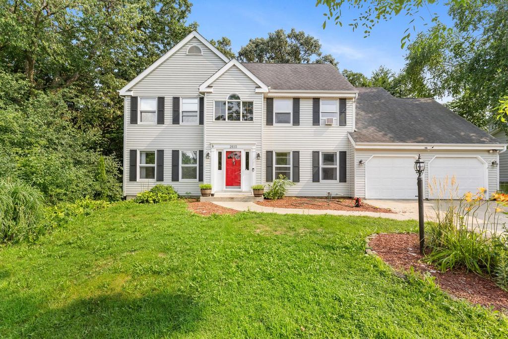2615 Faringdon COURT, Waukesha, WI 53188