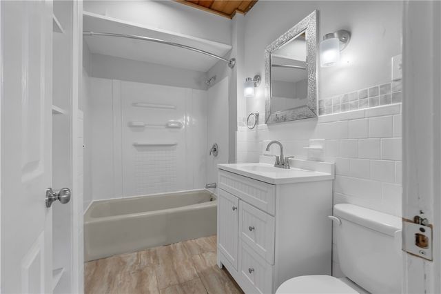 244 Paradis Avenue 1, Woonsocket, RI 02895