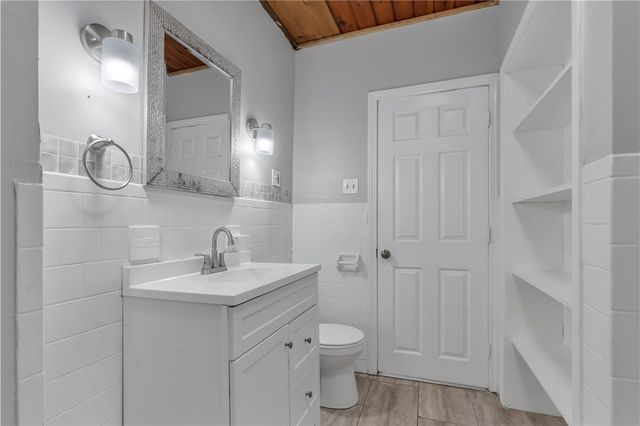 244 Paradis Avenue 1, Woonsocket, RI 02895