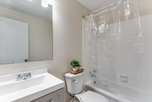 3123 N Brookfield, Wichita, KS 67226