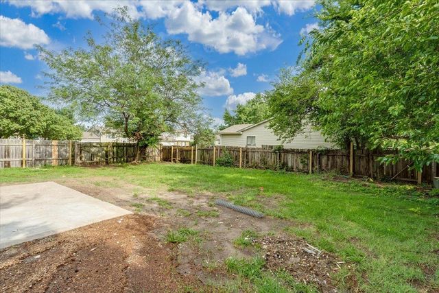 3123 N Brookfield, Wichita, KS 67226