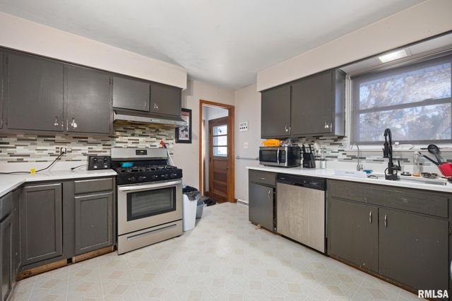 5514 N Jesters Court, Peoria, IL 61614