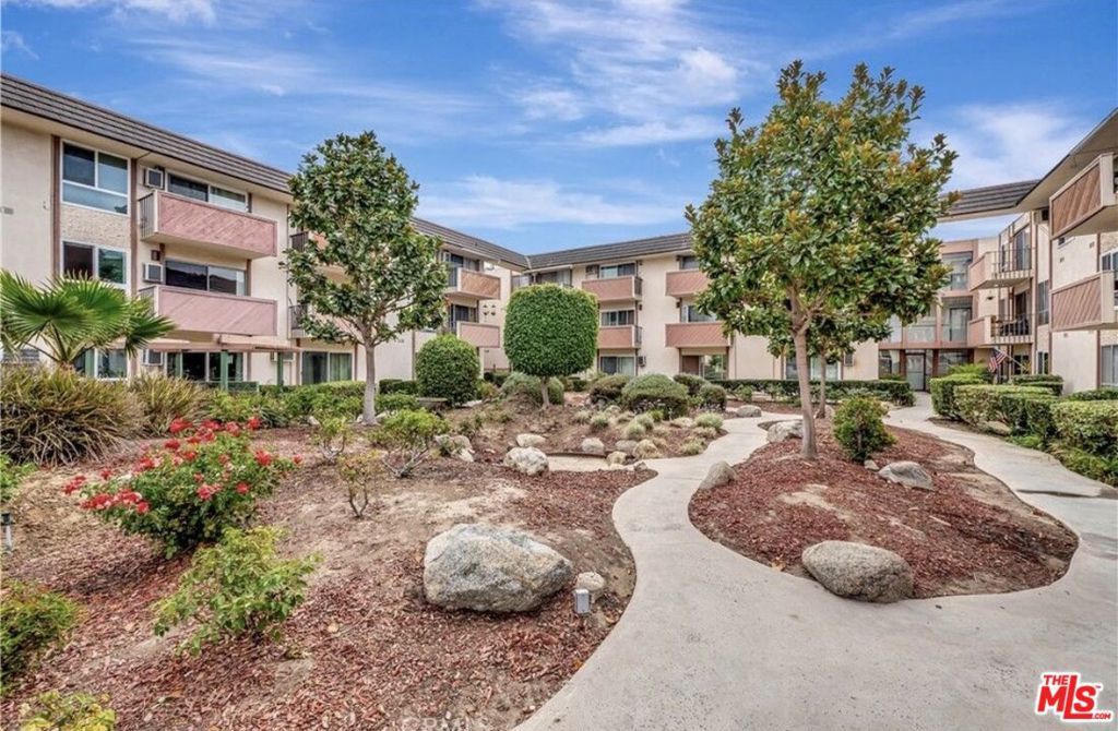 5585 E Pacific Coast Highway 251, Long Beach, CA 90804 — exterior