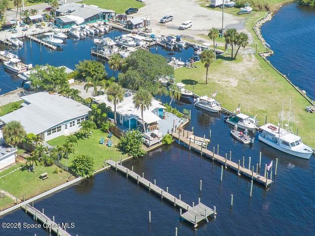 3965 Canal Drive, Sebastian, FL 32976
