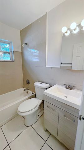 511 SE 2nd Avenue South, Dania Beach, FL 33004