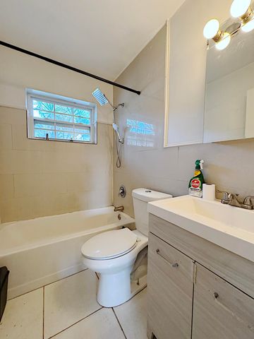 511 SE 2nd Avenue South, Dania Beach, FL 33004