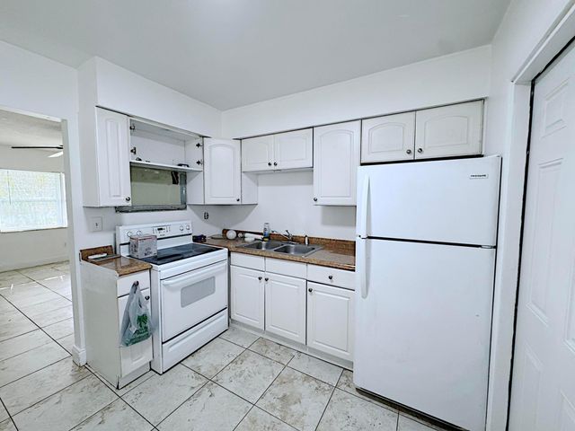 511 SE 2nd Avenue South, Dania Beach, FL 33004