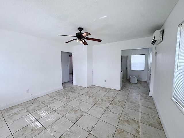 511 SE 2nd Avenue South, Dania Beach, FL 33004