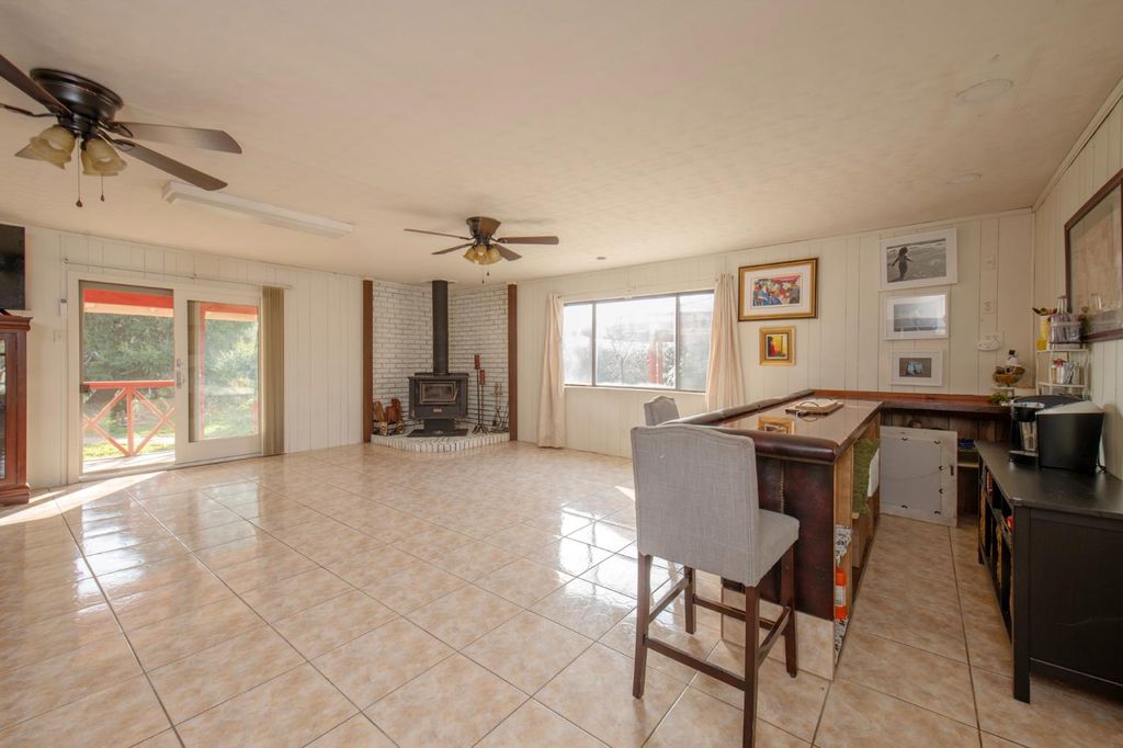 Image 8 of property listing at 1351 Rector Lane, Yokuts Valley, CA 93675