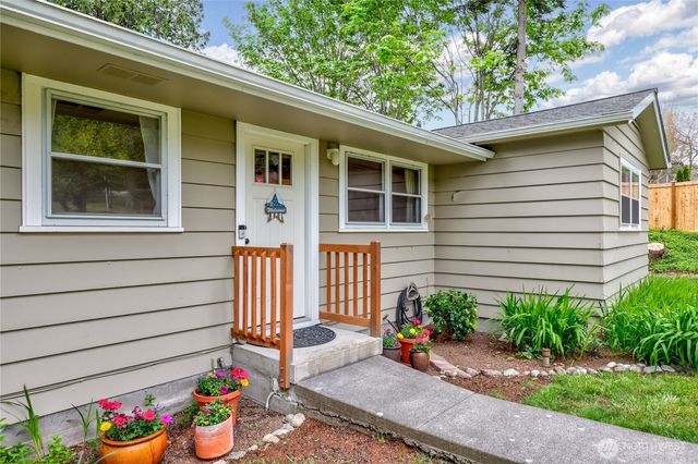 23932 Jefferson Point Road NE, Kingston, WA 98346