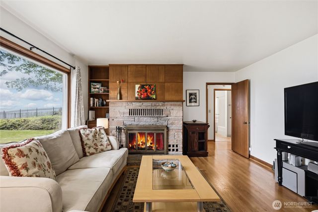 23932 Jefferson Point Road NE, Kingston, WA 98346